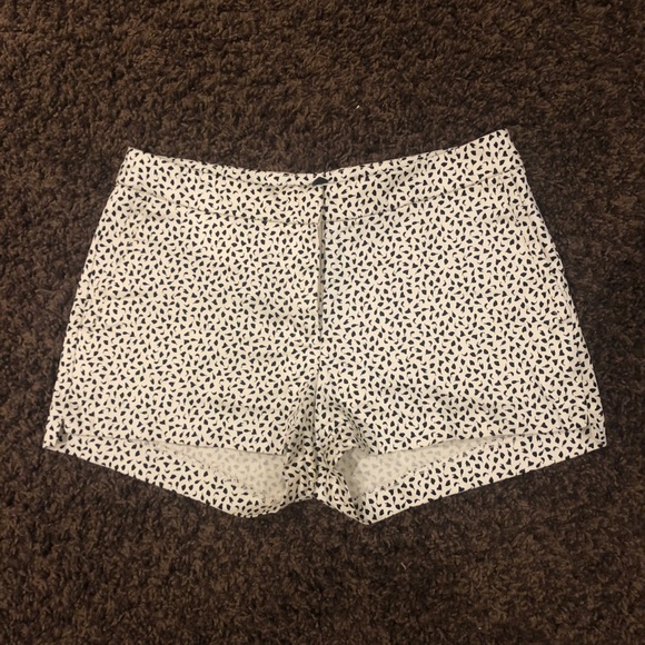 High Waisted Printed Shorts - Picture 1 of 5